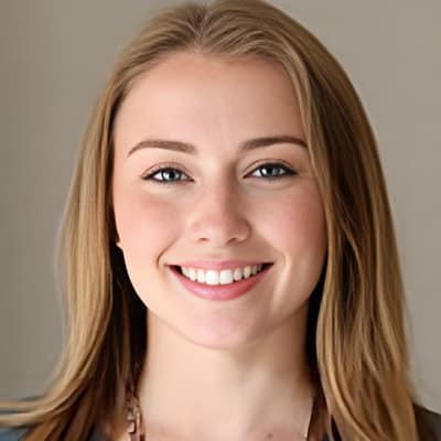 Andrea De Voe, Executive Assistant