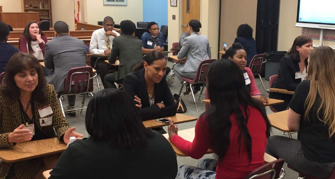 Students, lawyers speed mentor 