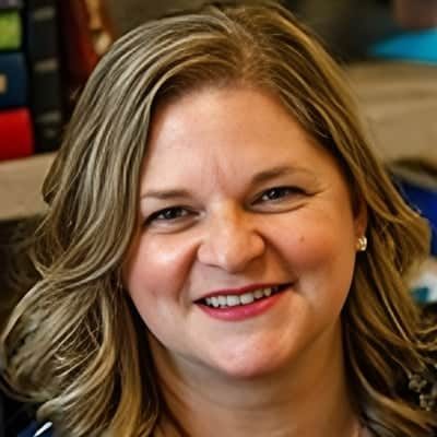 Julie Collins, Controller